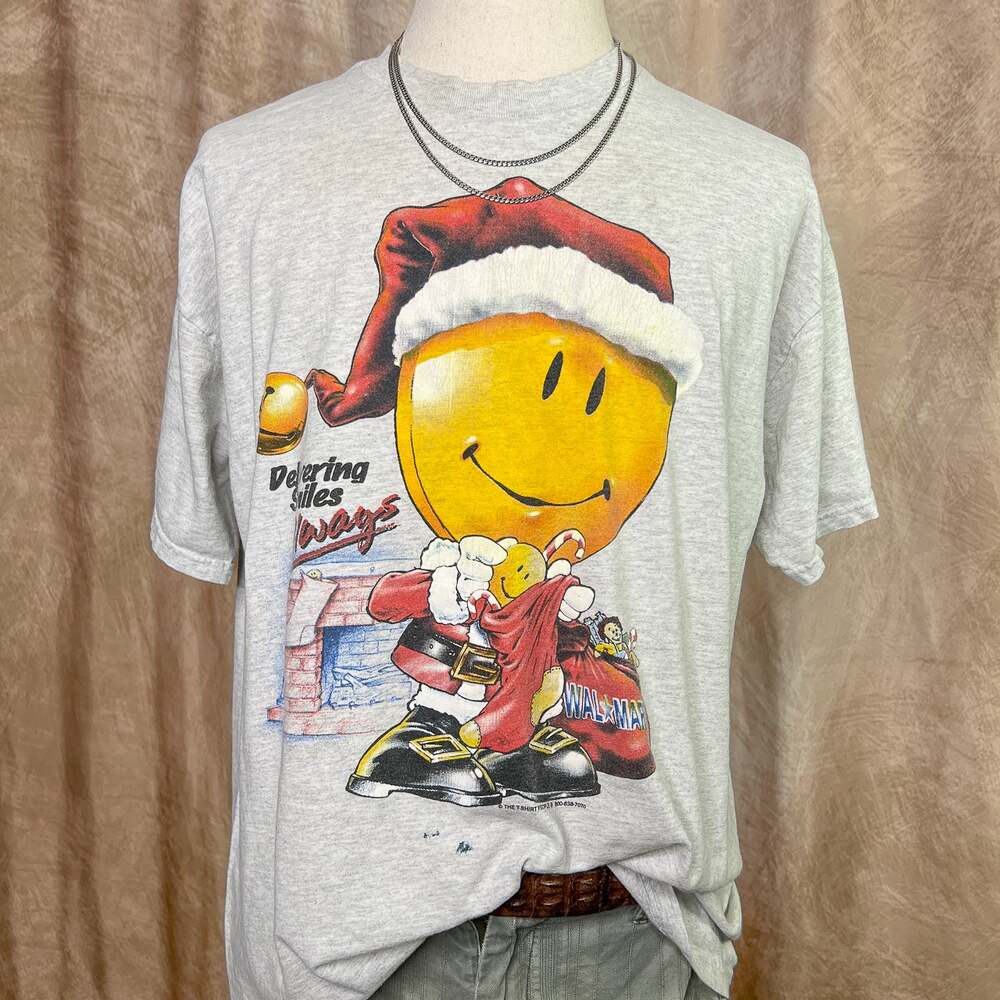 Vintage 90s Walmart Christmas T-Shirt Logo Smiley Face Santa Graphic Tee Holiday